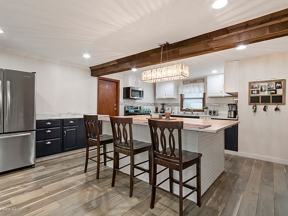 4th image of 1938 Wayland Ln