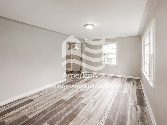 1441834_002_living_room_13861983.jpg