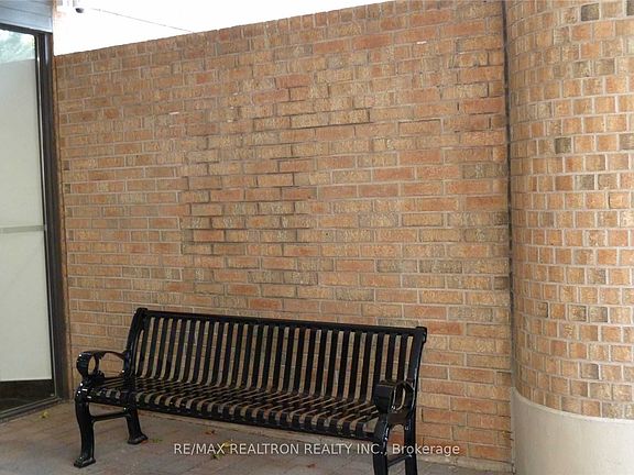 3rd image of 7601 Bathurst St #804