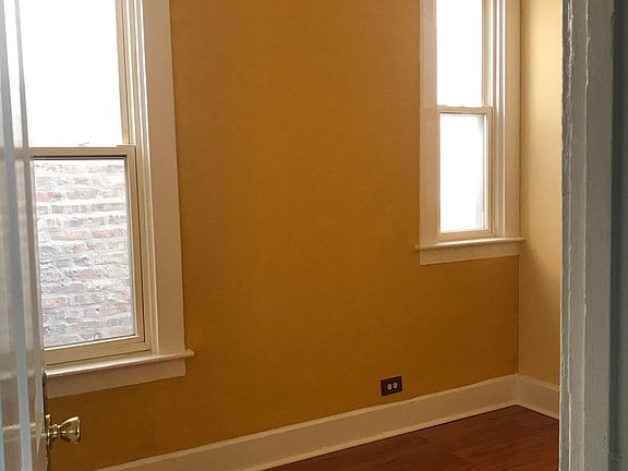 4th image of 1318 N Maplewood Ave #101