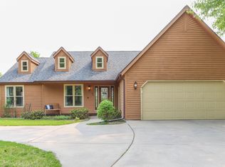 699 High St, Waupaca, WI 54981