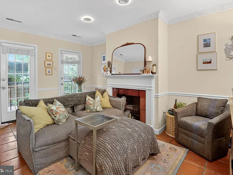 4605 Macarthur Blvd NW #A — Photo 4
