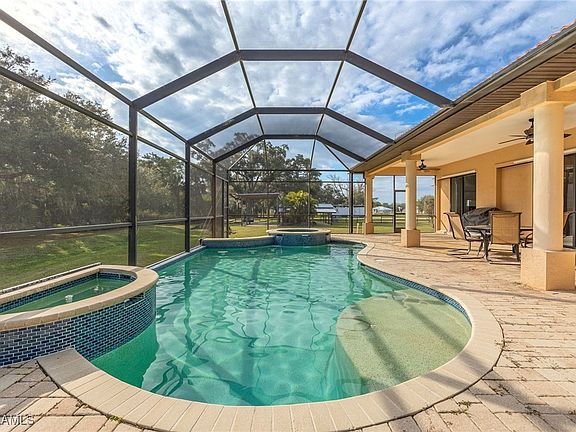 4th image of 21400 Walker Farm Ct