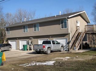 916 9th St SW, Independence, IA 50644