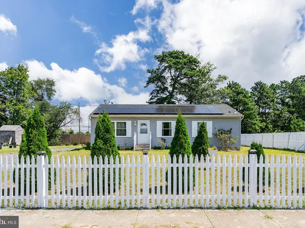 55 Lakeview Dr, Toms River, NJ 08757