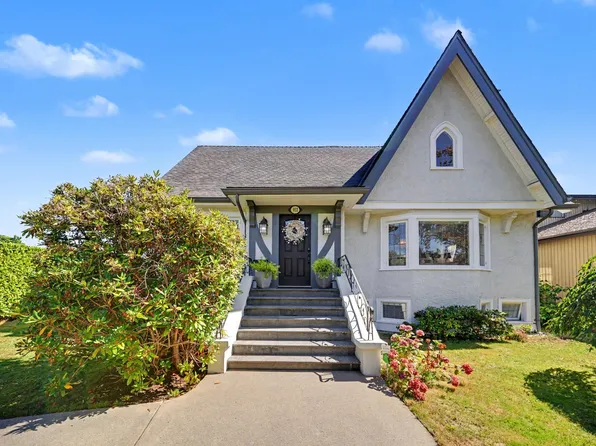 952 Grand Blvd, North Vancouver, BC V7L 3W8