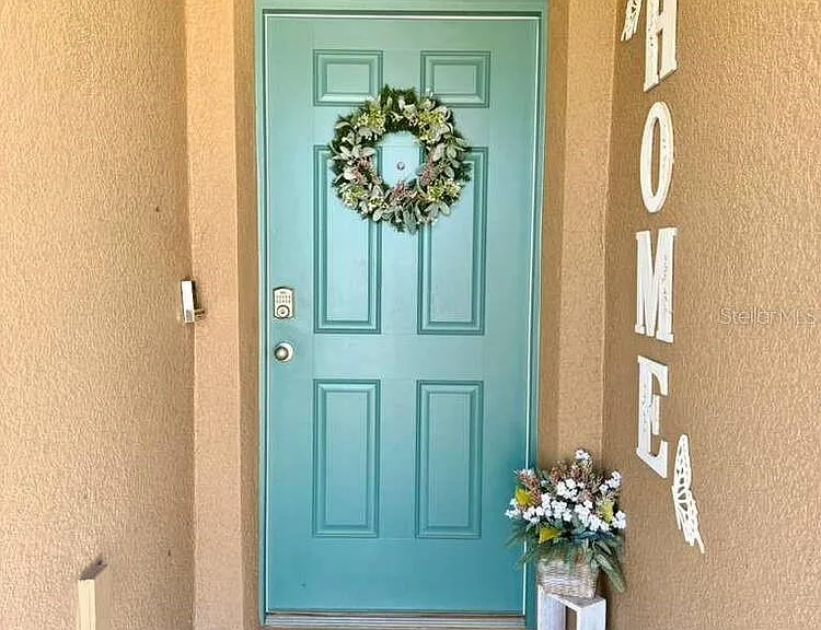 295 Taylor Groves St — Photo 3