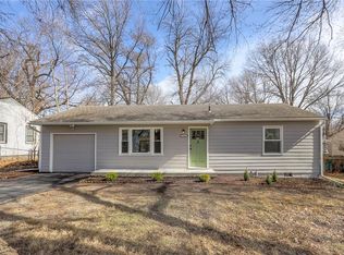 7115 Outlook St, Overland Park, KS 66204