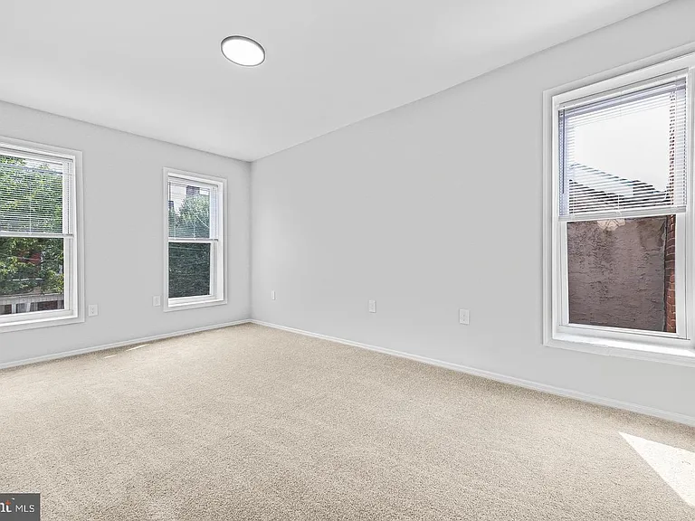 253 Beech St — Photo 9