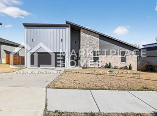 1000 Clayton Rd, Cave Springs, AR 72718