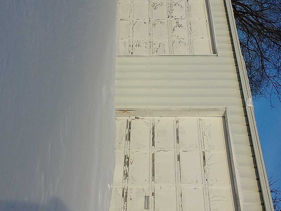 2nd image of 1101 E 9th St