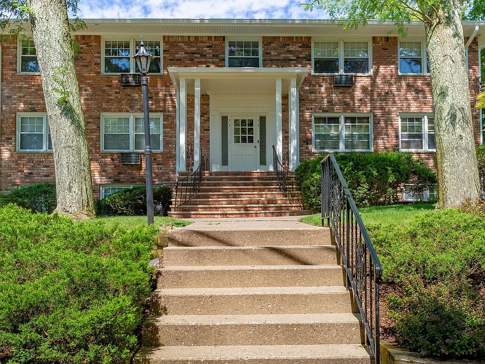 1st image of 14 Walden Pl APT 5