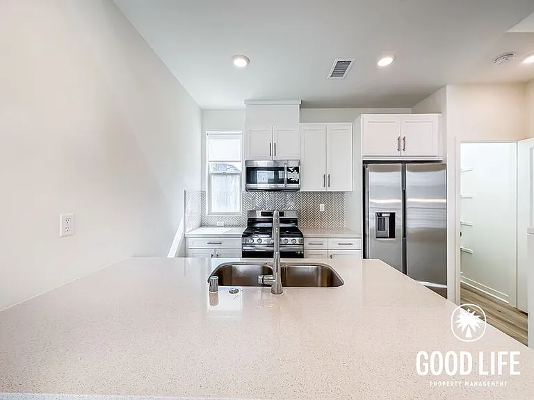 1582 Topeka Ave #4 — Photo 4