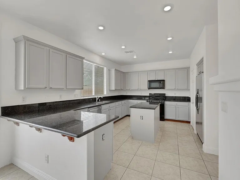 5825 Field Breeze St — Photo 5