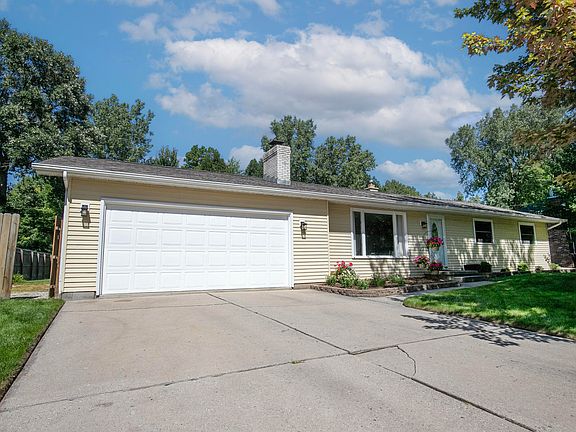 3rd image of 3405 Mark Twain Dr