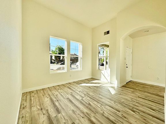 4th image of 544 Rockingham Ct