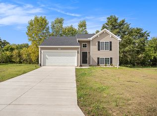 3143 Alder Dr SW, Grandville, MI 49418