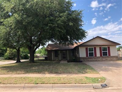 701 E Mustang St, Crowley, TX, 76036