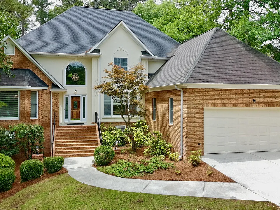 126 Dewberry Ln