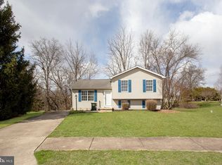 2690 Butternut Ln, York, PA 17408