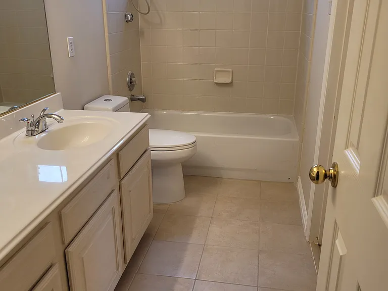 2nd floor full bath
