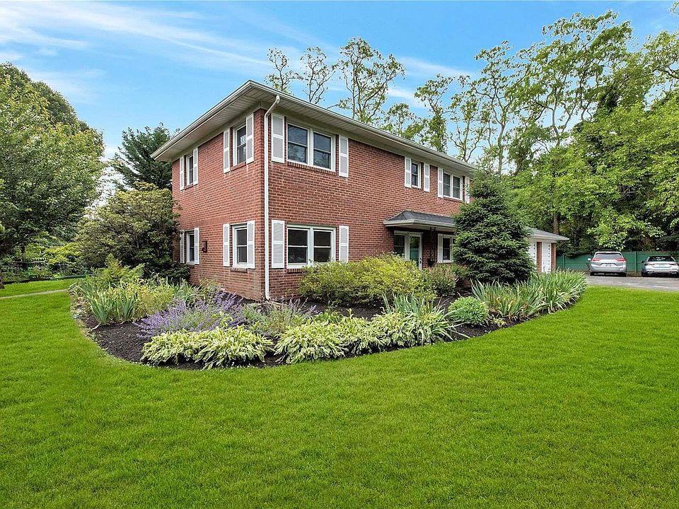 1st image of 142 Bayville Avenue