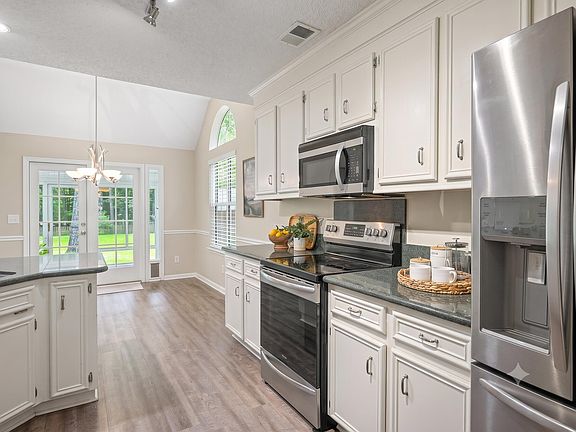 3rd image of 120 Tattingstone Way
