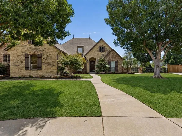 1300 Redbud Ct, Moore, OK 73160
