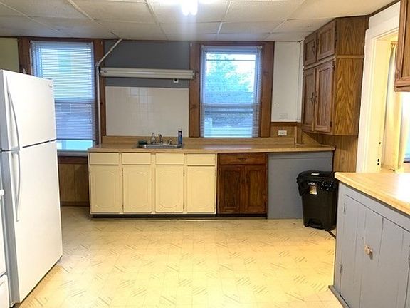 3rd image of 37 Holbrook Ave #4