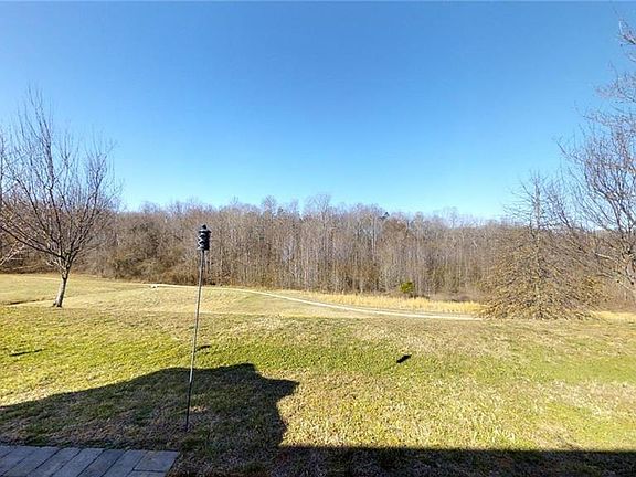 3rd image of 6207 Black Willow Dr