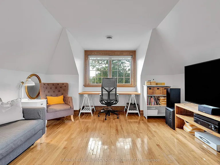 50 Willard St — Photo 34
