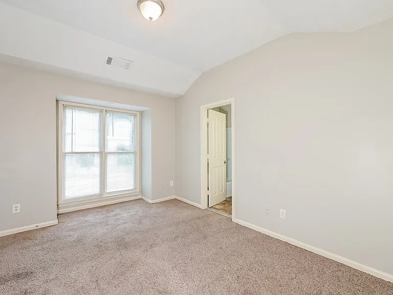 5353 Ridgemere Ct — Photo 10