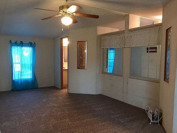 5th image of 2027 N Roberts Cir