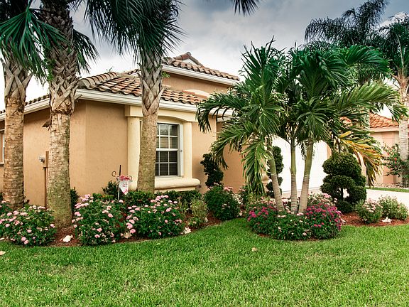 2nd image of 7616 Trapani Ln