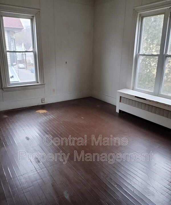 69 James St Auburn ME Zillow