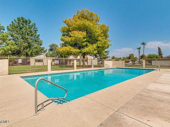 2nd image of 1052 S San Jose Unit 7