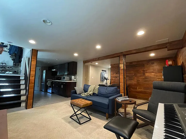 913 Belmont Ave E #C — Photo 13