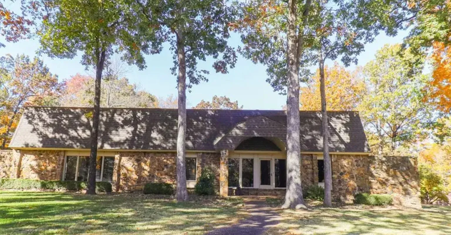 3 Bed / 4.5 Bath - 3902 sq. feet! — Photo 1