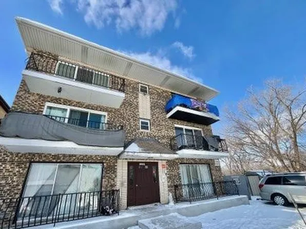 10604 Oak Tree Dr, Worth, IL 60482