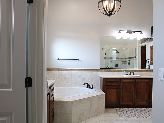 3rd image of 7320 Orchard Cir
