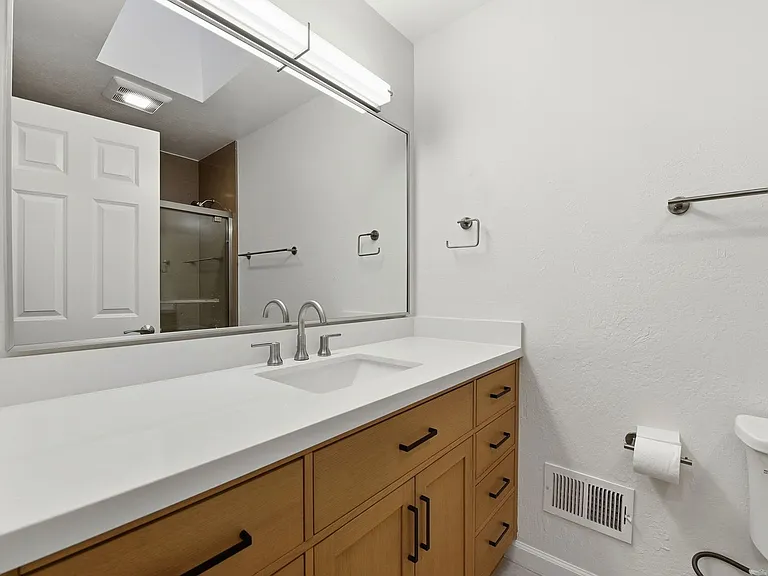 1559 Chambers Dr — Photo 24