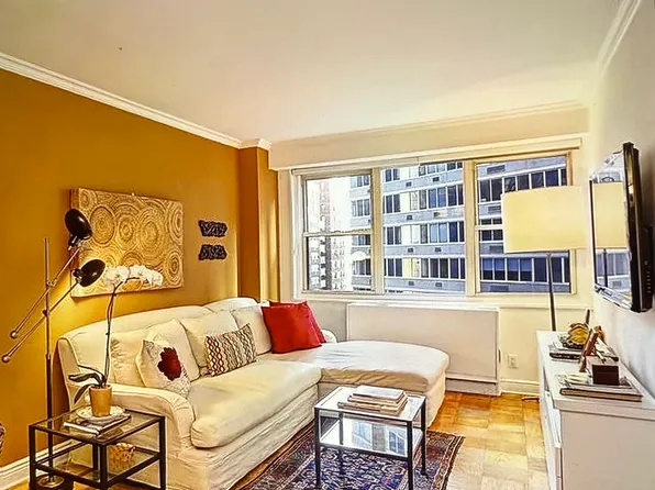 400 East 54th Street image 1 of 5