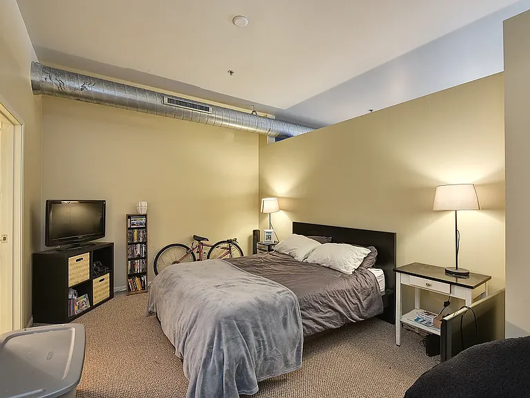 1924 N Hubbard St #413 — Photo 4