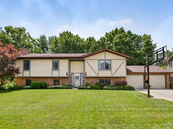 124 Sagebrush Dr, Belleville, IL 62221