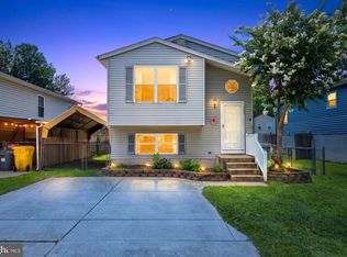 560 Elizabeth Ln, Glen Burnie, MD 21061