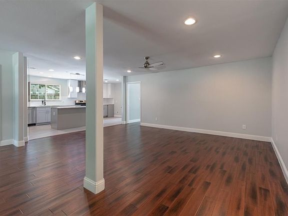 5th image of 1422 Maux Dr