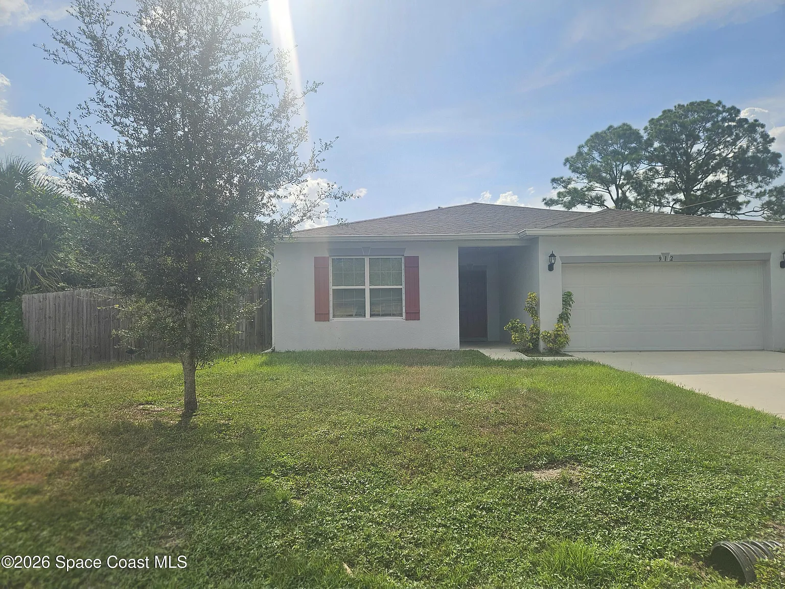 4 bed, 2.0 bath, 1893 sqft, $1,975 — Photo 2