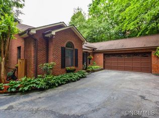 10 Caroline Dr, Horse Shoe, NC 28742