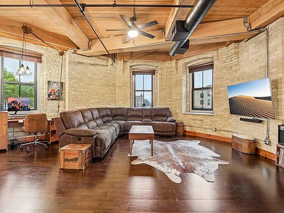 3rd image of 1818 N Water STREET #306