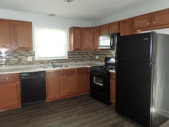 5th image of 17571 Winston Ct